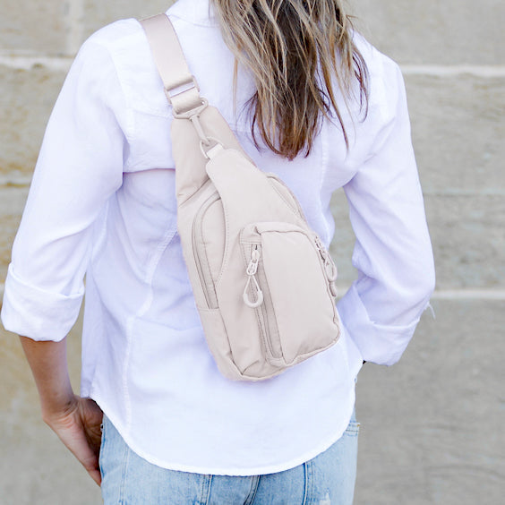Pippa vendbar slingbag i nylon