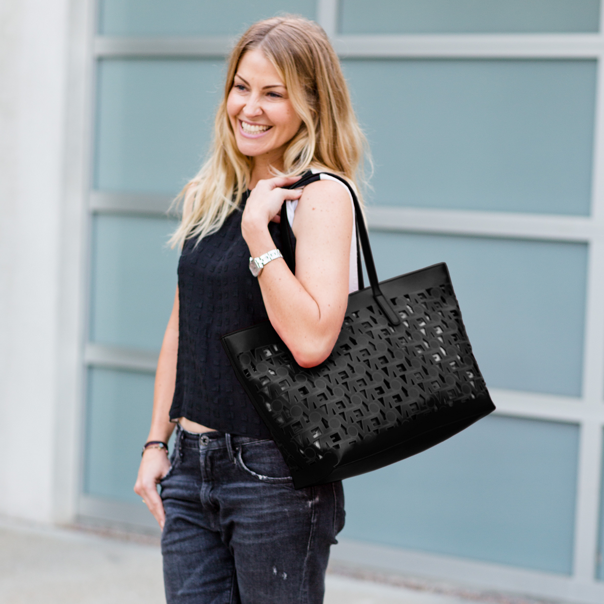 LOVE TOTE