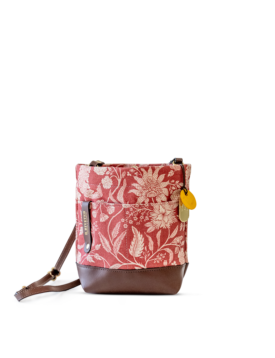 Betsy Skuldertaske | Rød Bandana Canvas + brunt læder
