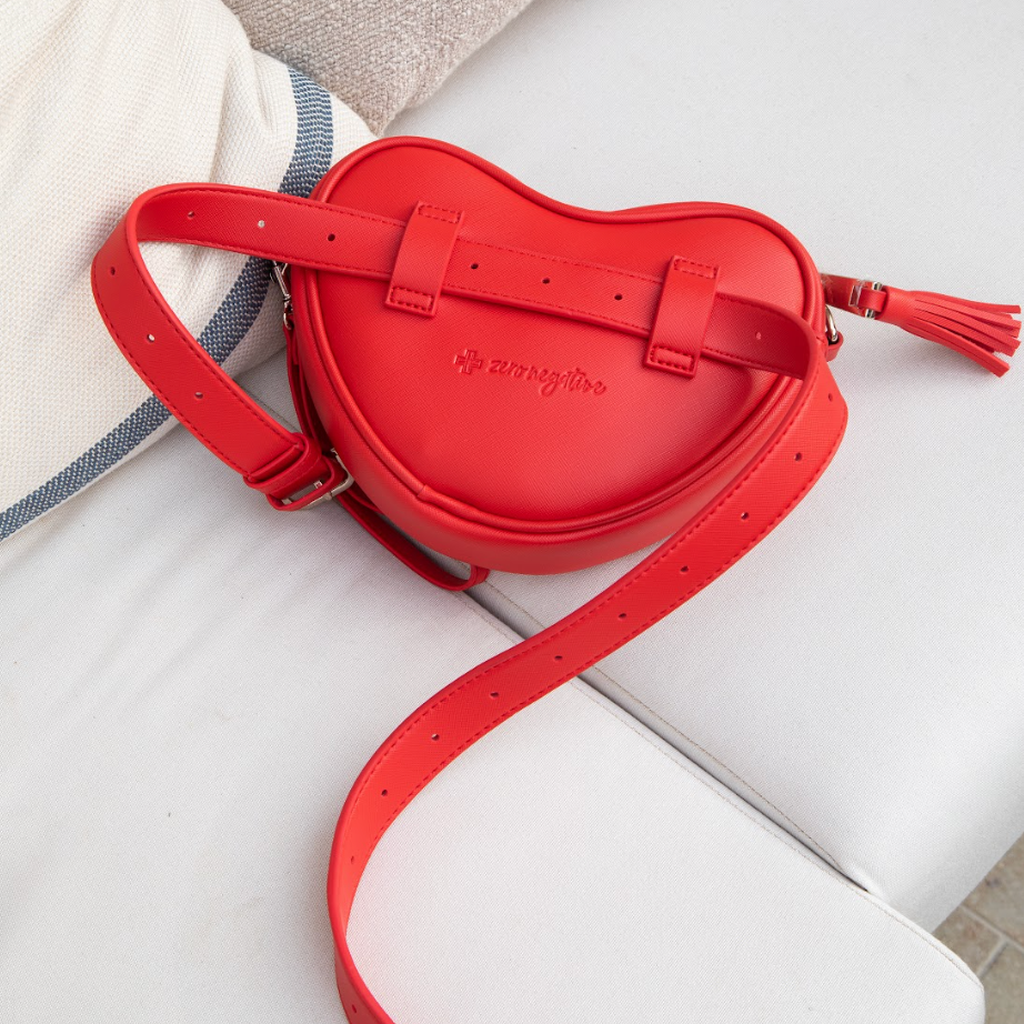 LOVE CROSSBODY